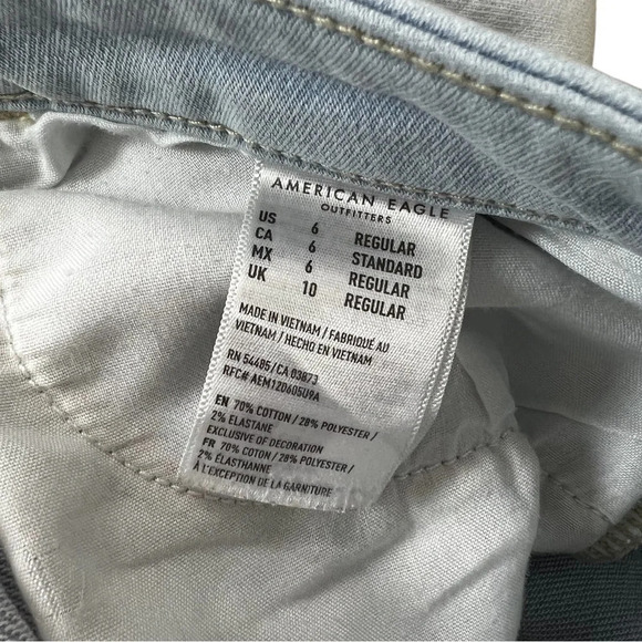 AEO • Super Hi-Rise Jegging Light Wash - Picture 5 of 9